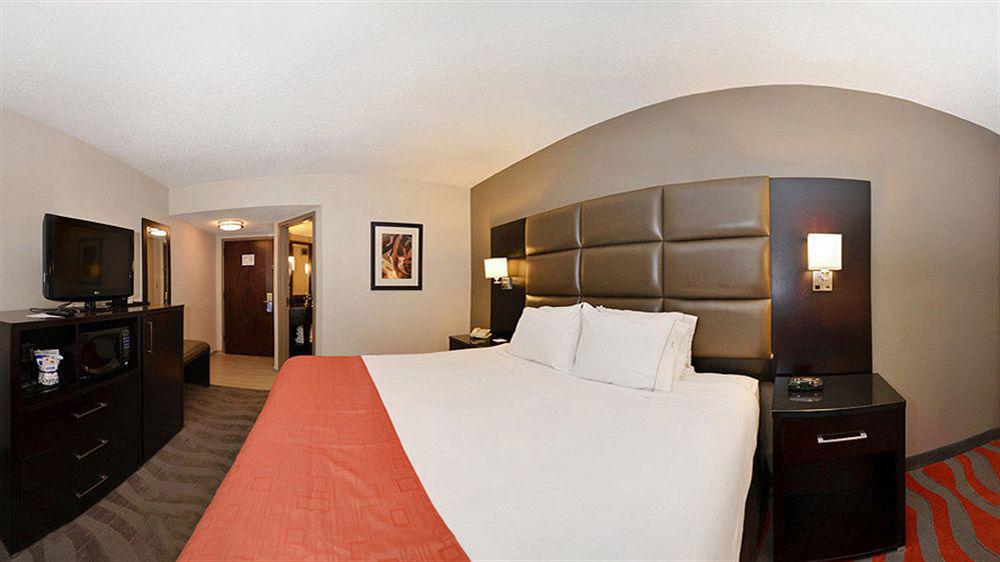Express By Ihg Hotel 2*
