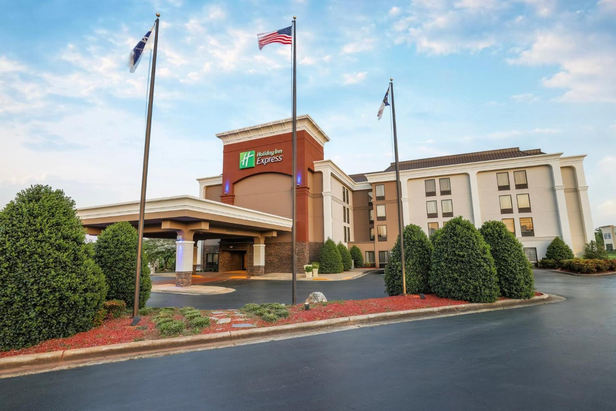 Express By Ihg Hotel 2*