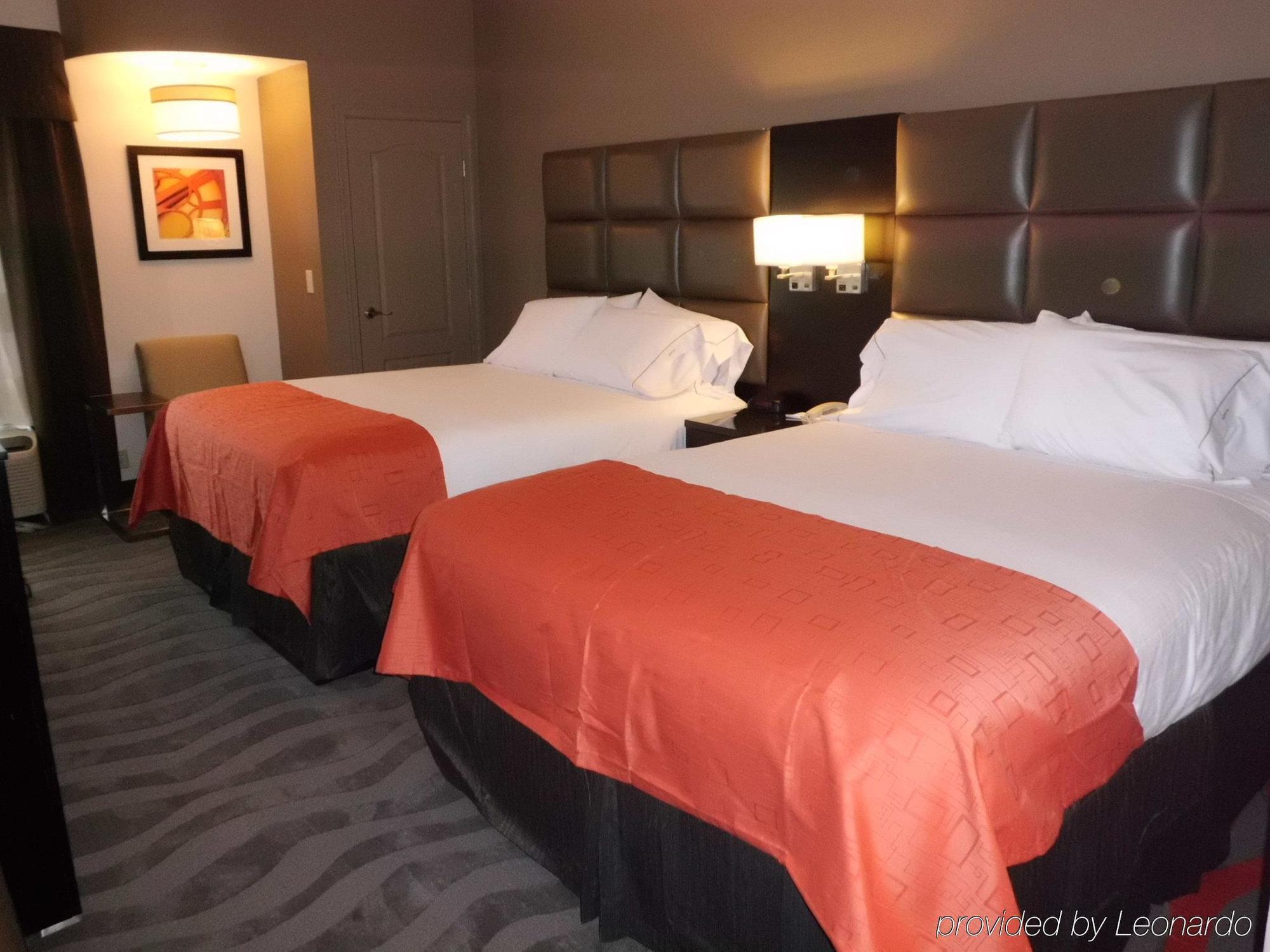 Express By Ihg Hotel 2*