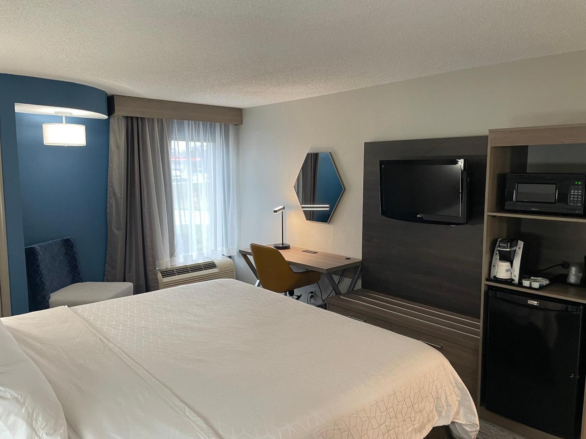 Express By Ihg Hotel
