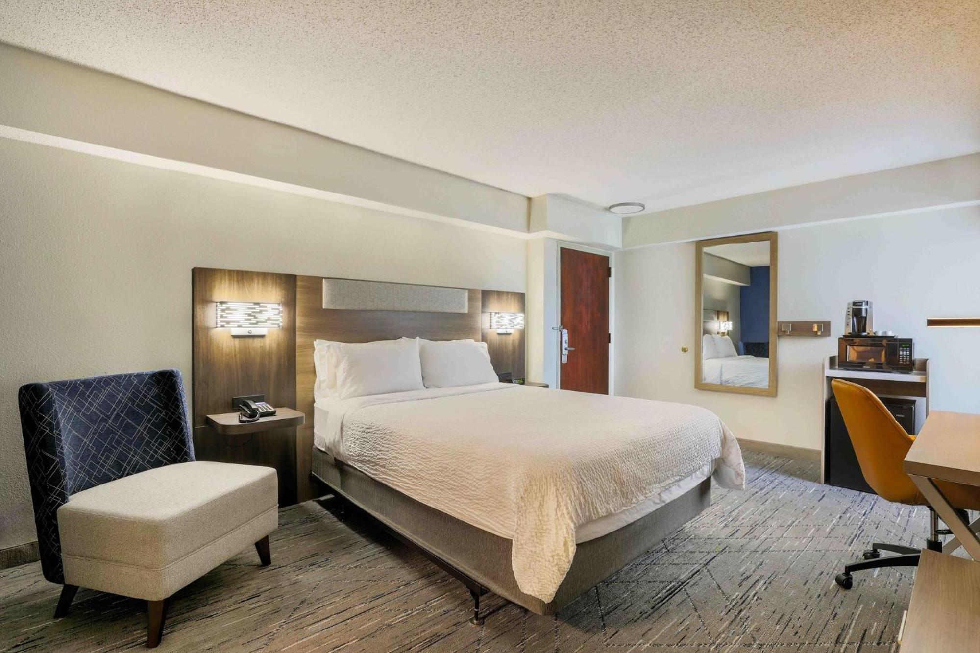 Express By Ihg Hotel