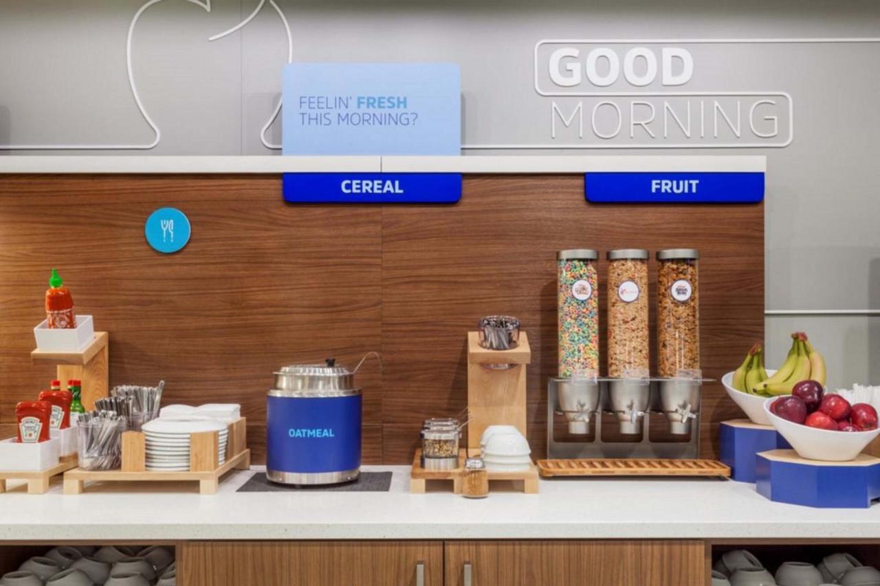 Hotel Express By Ihg Burlington